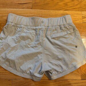 ATHLETA Gray Stellar Running Shorts Lightweight Zip Pocket 983376 Womens Medium